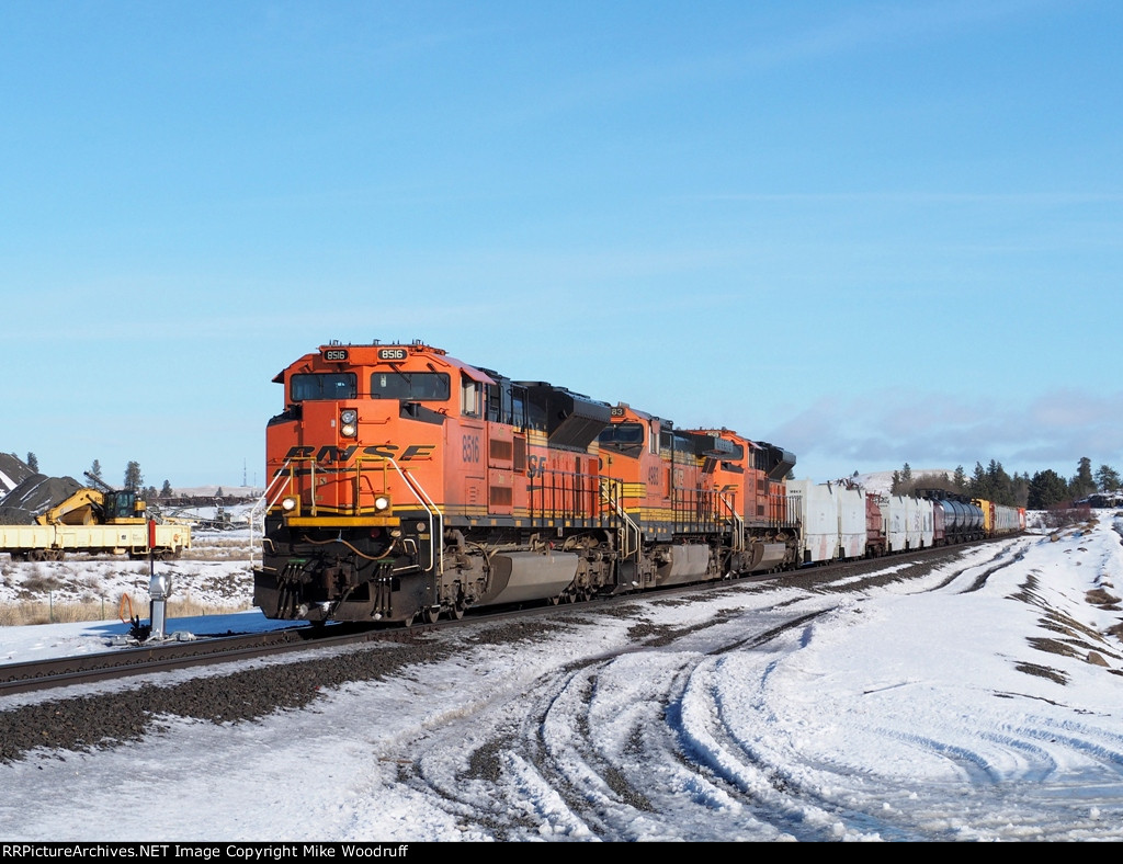 BNSF 8516